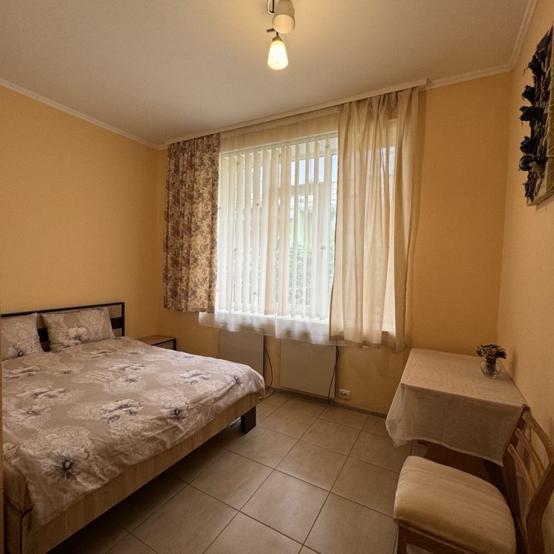 photo_5195146193490018712_y