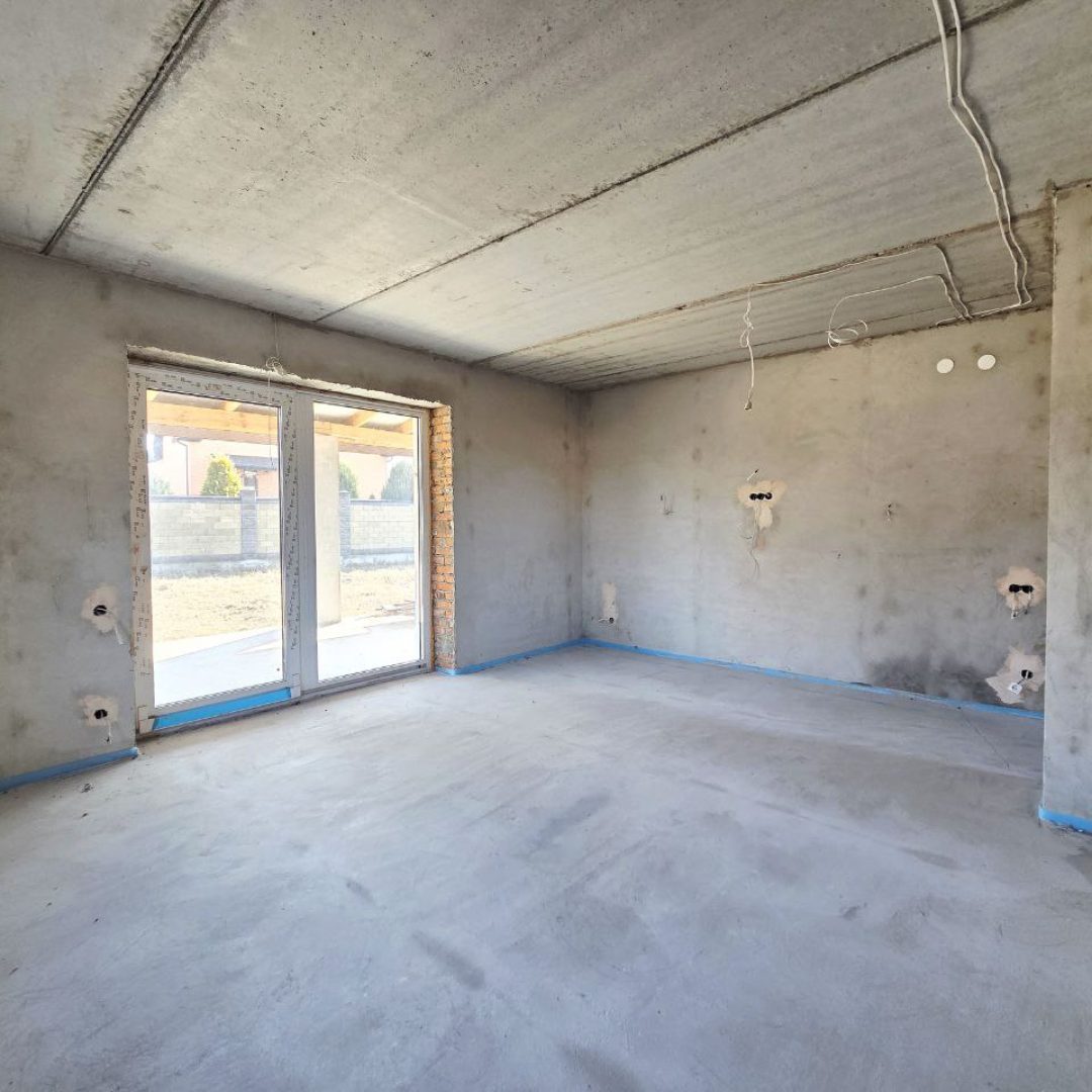 photo_5318900792750183969_y