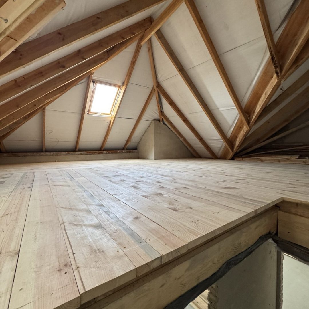 photo_5323803678307192206_y