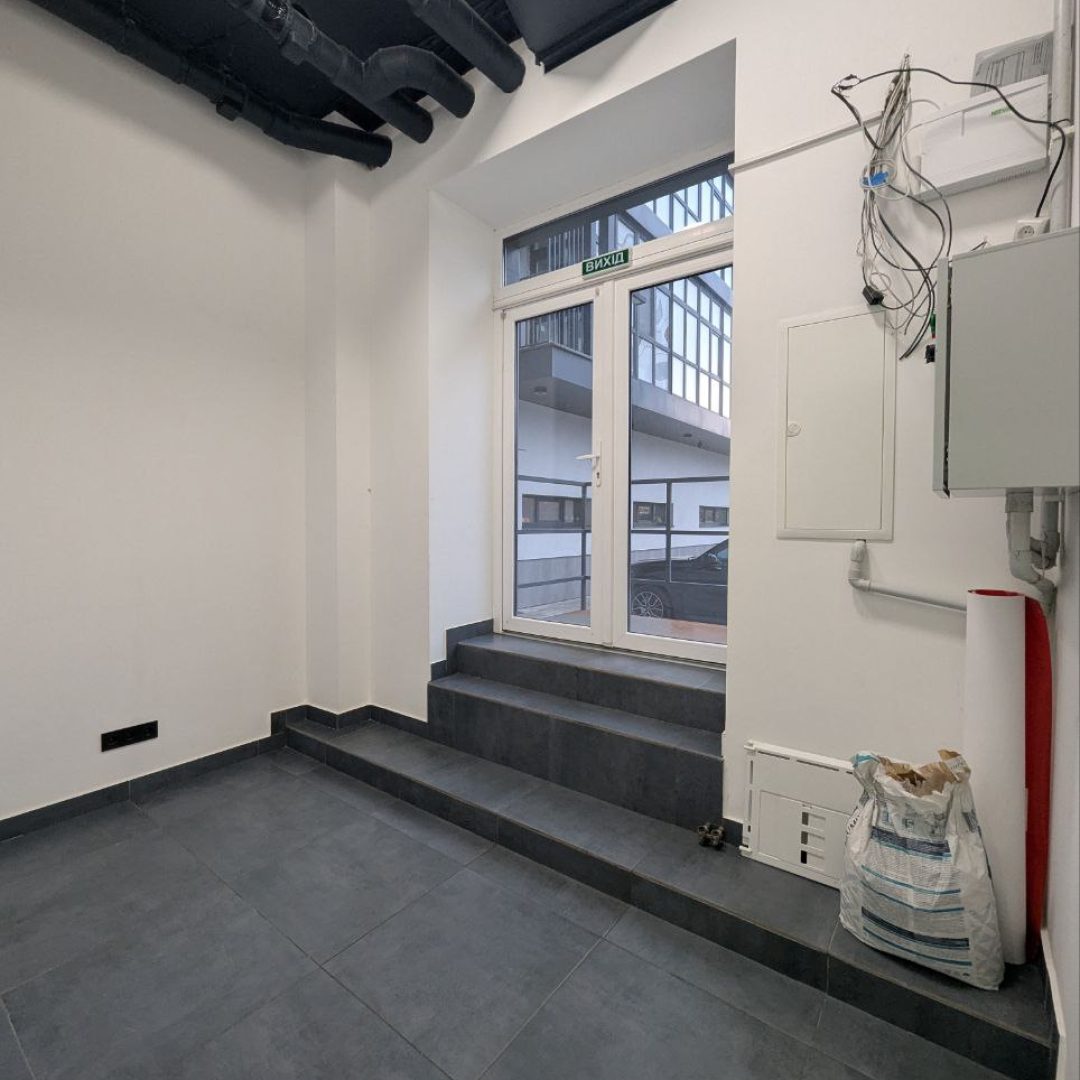 photo_5341819081839023106_y