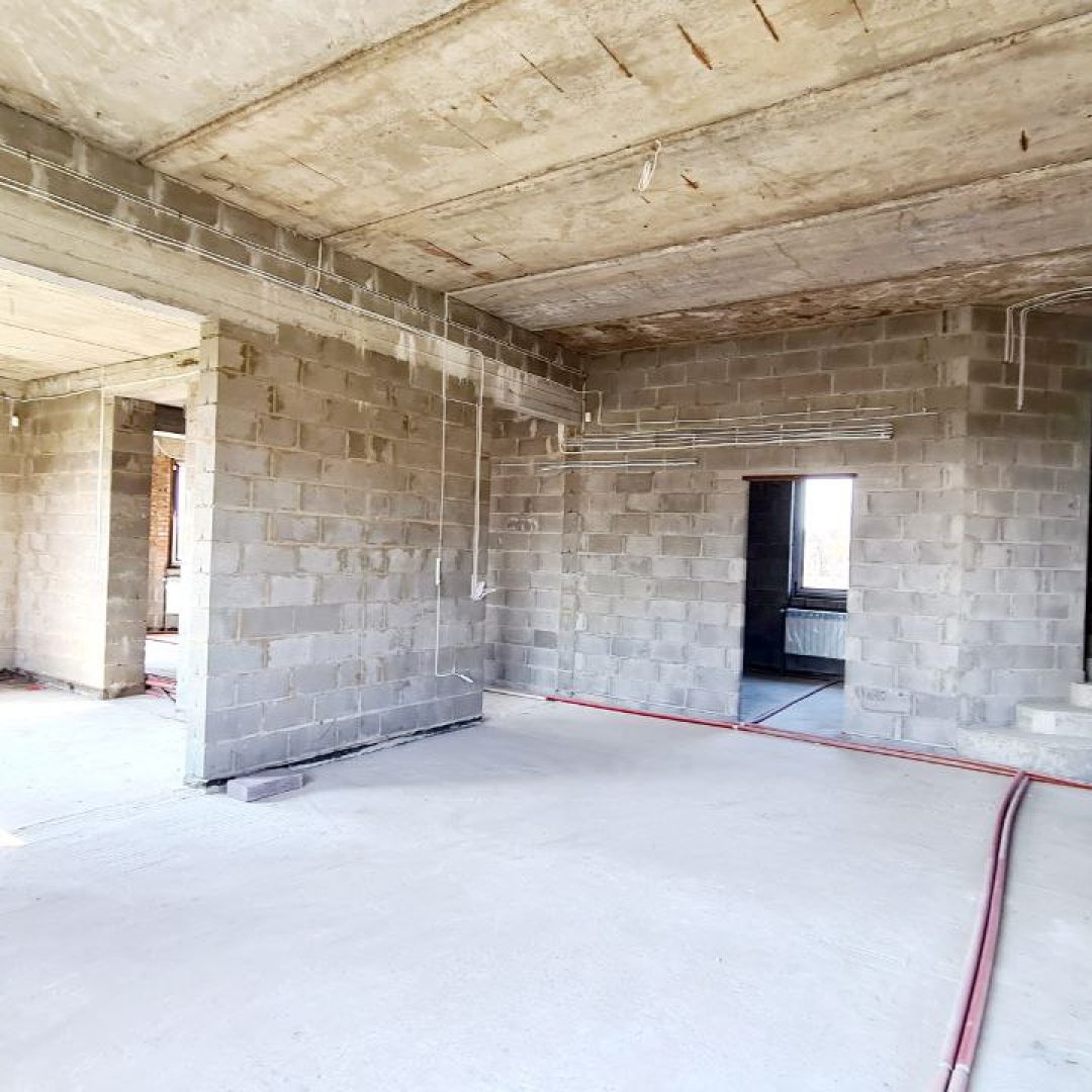 photo_5368302365578485381_y