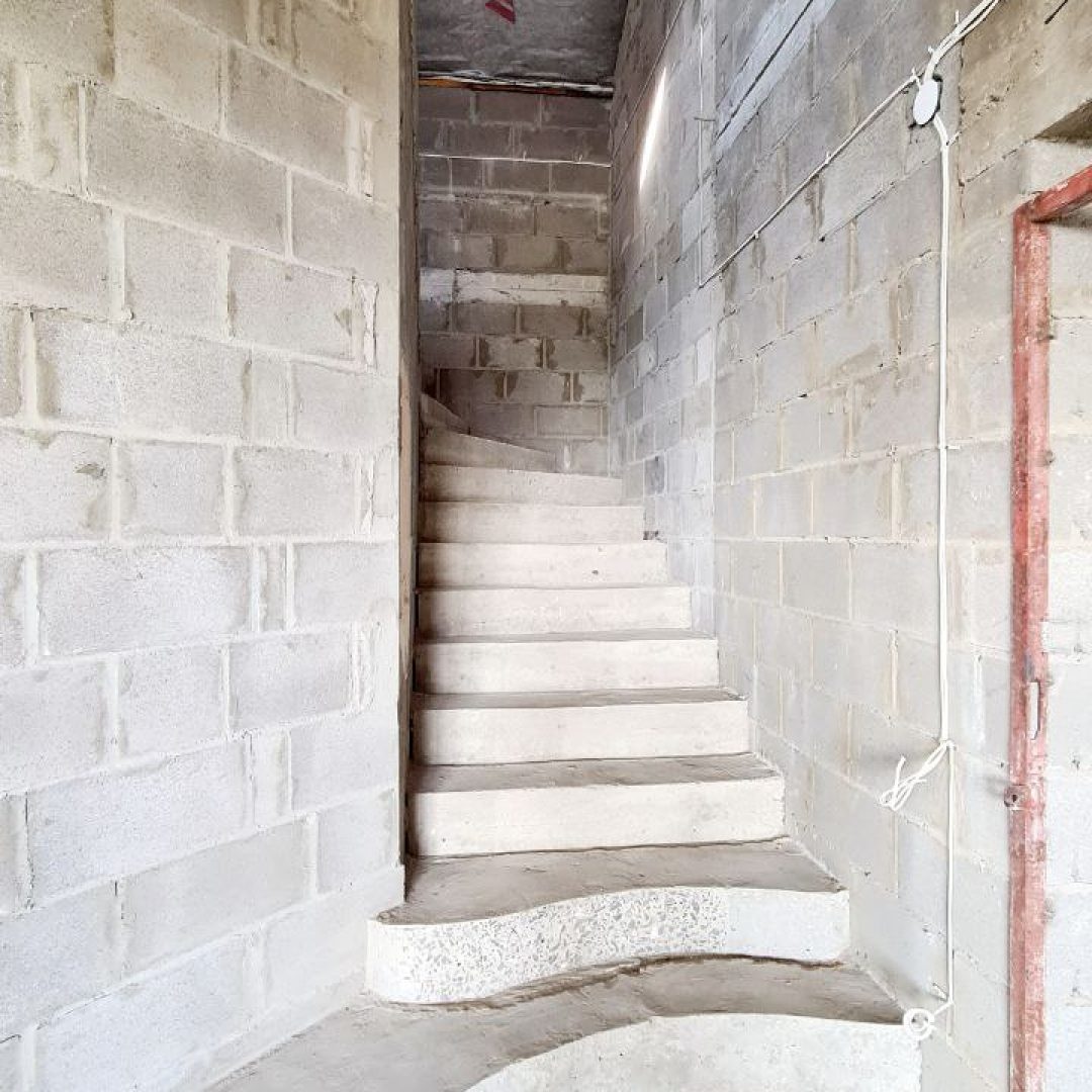 photo_5368302365578485384_y