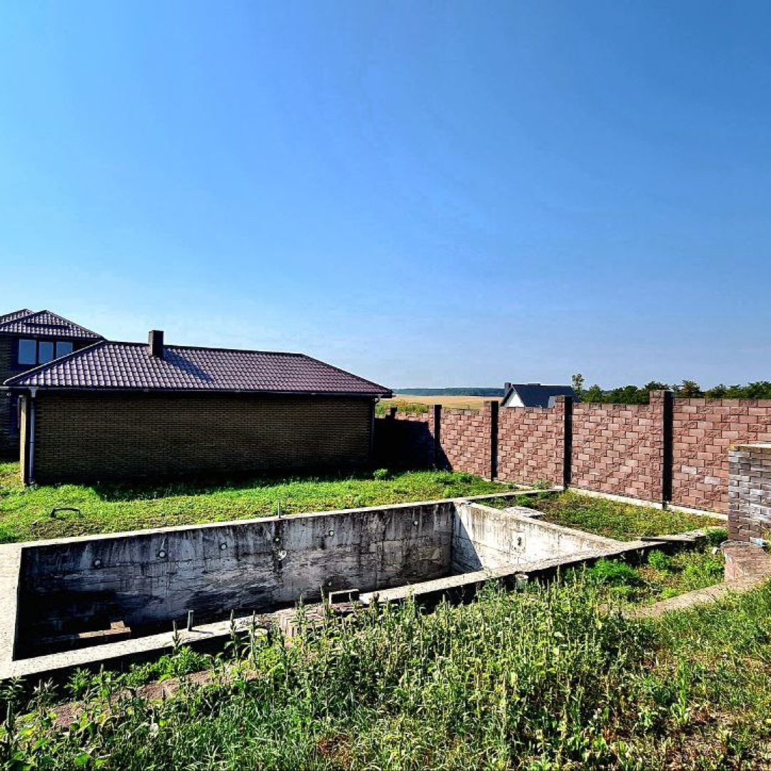 photo_5368302365578485386_y