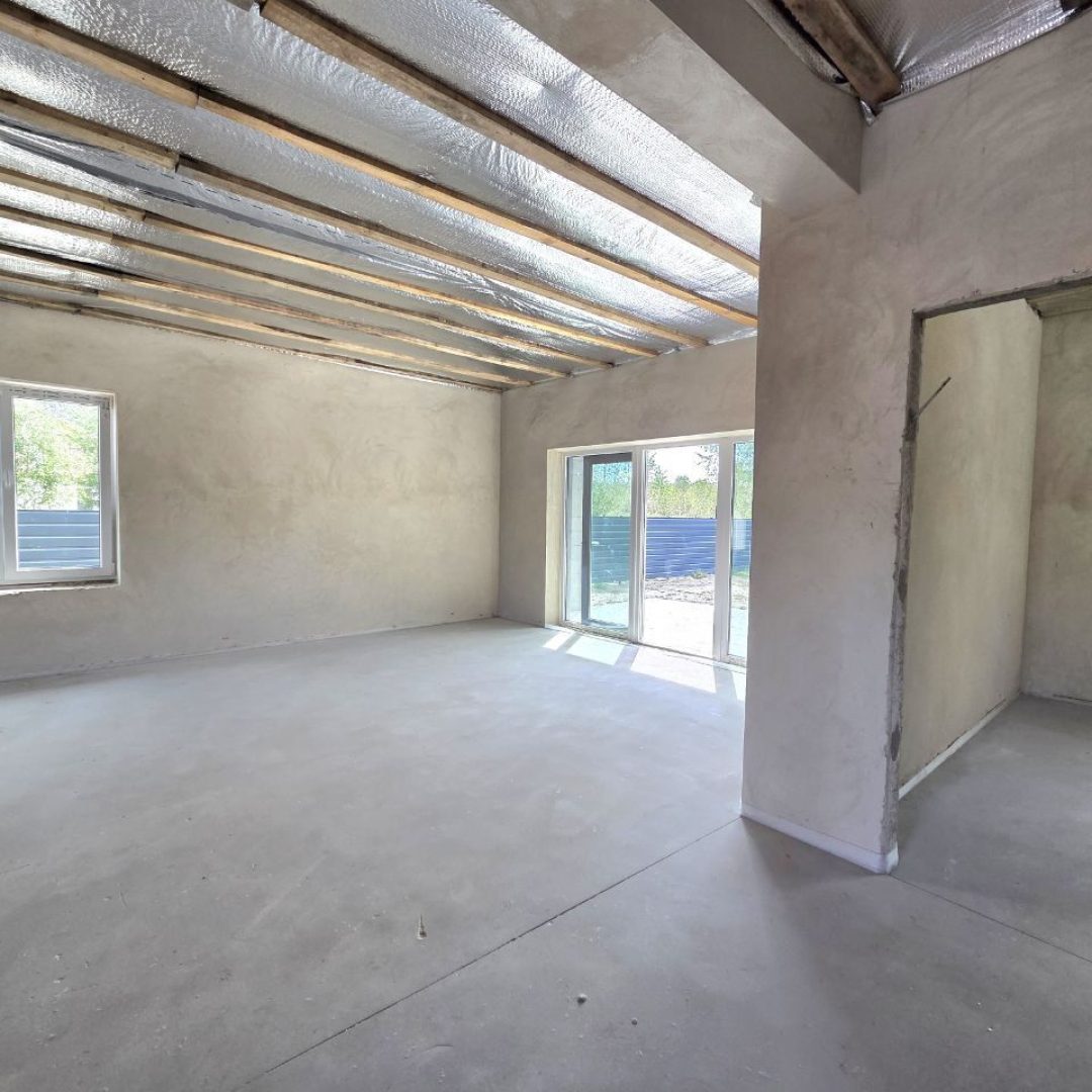 photo_5373160179748704217_y