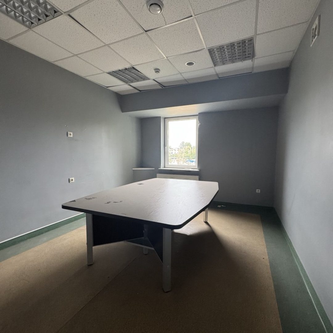 photo_5413359652008824903_y