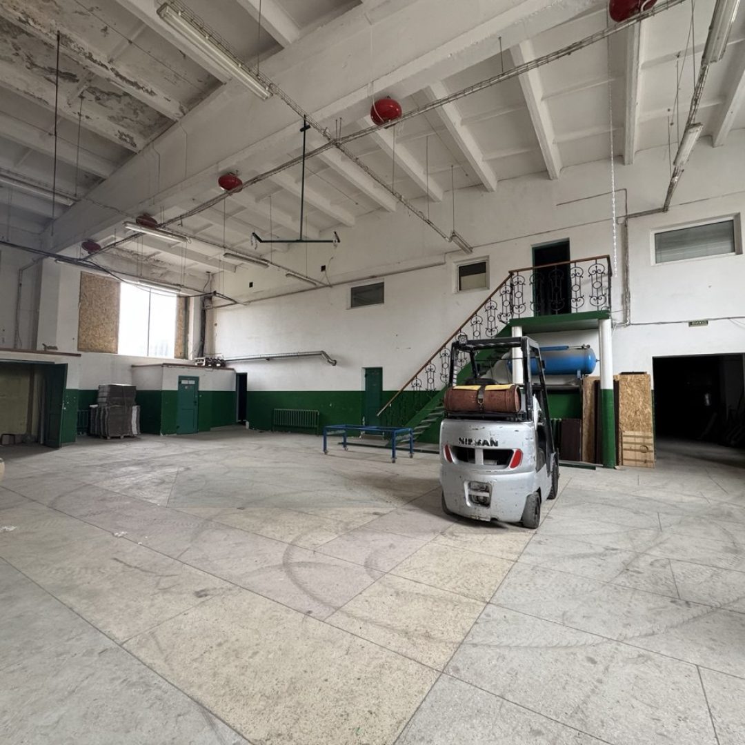 photo_5413359652008824908_y