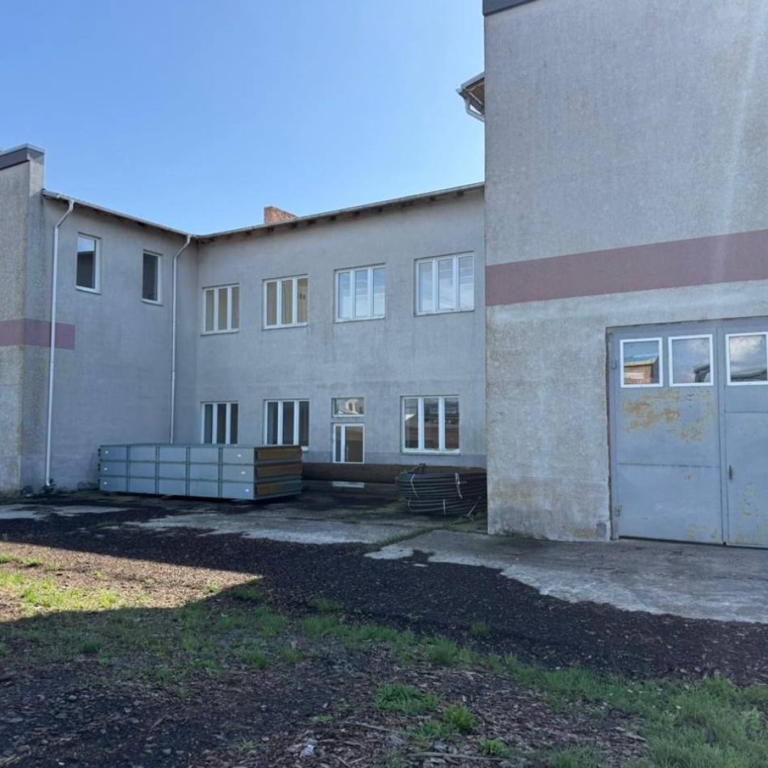 photo_5454420802075229578_y