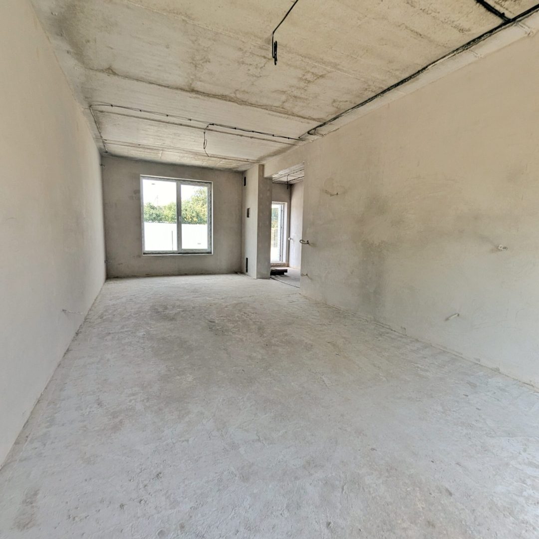 PXL_20250904_100454652